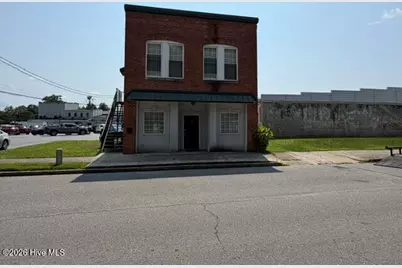 104 W James Street, Mount Olive, NC 28365 - Photo 2