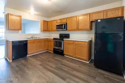 401 Springwood Drive, Jacksonville, NC 28546 - Photo 10