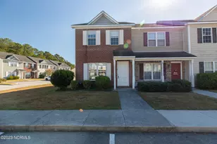 401 Springwood Dr, Jacksonville, NC 28546 - Photo 1