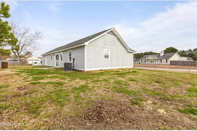 305 Foxridge Lane, Hubert, NC 28539 - Photo 32