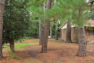 612 Calhoun St, Clinton, NC 28328 - Photo 4