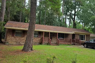 612 Calhoun St, Clinton, NC 28328 - Photo 2