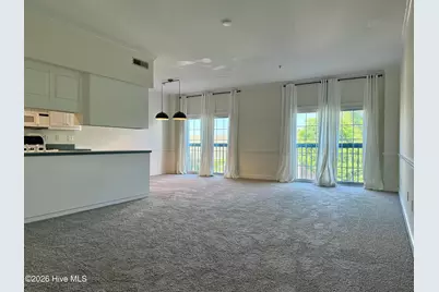 212 Middle Street #303, New Bern, NC 28560 - Photo 2