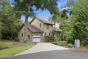 203 Lagoon Ct, Emerald Isle, NC 28594 - Photo 2