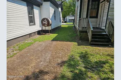 315 Tarboro Street NE, Wilson, NC 27893 - Photo 2