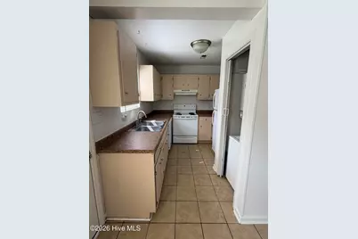 253 Cordell Circle, Jacksonville, NC 28540 - Photo 2