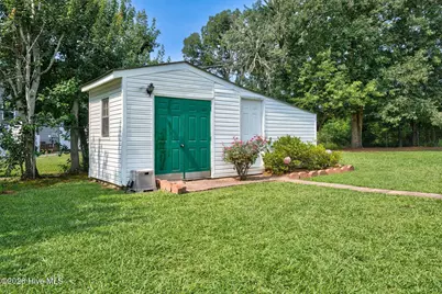 128 S Applewood Court, Rocky Mount, NC 27803 - Photo 8