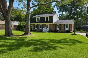 3017 Red Fox Rd, Trent Woods, NC 28562 - Photo 2