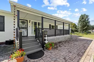 2828 Easy St, Newport, NC 28570 - Photo 2