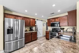 102 Pinyon Ct, Jacksonville, NC 28546 - Photo 18