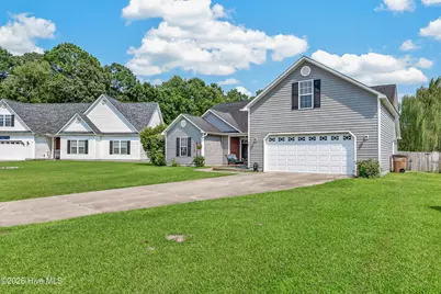 102 Pinyon Court, Jacksonville, NC 28546 - Photo 2