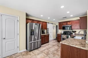 102 Pinyon Ct, Jacksonville, NC 28546 - Photo 16