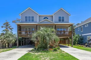 316 SE 79th St, Oak Island, NC 28465 - Photo 2