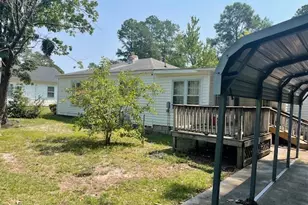215 N 4th St, Saint Pauls, NC 28384 - Photo 4