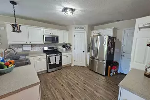 111 Casey Ct, Jacksonville, NC 28540 - Photo 8