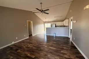 200 Commons Ct, New Bern, NC 28560 - Photo 2