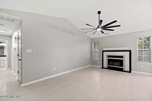 484 Hunting Green Dr, Jacksonville, NC 28546 - Photo 6