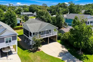 326 NE 56th St, Oak Island, NC 28465 - Photo 4
