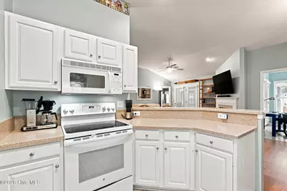 4080 Tea Olive Lane SE, Southport, NC 28461 - Photo 8