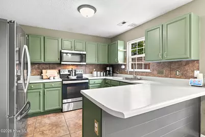 210 Druid Court, Jacksonville, NC 28546 - Photo 8