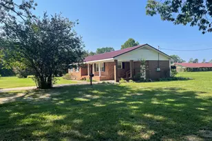 633 Beasleys Rd, Warsaw, NC 28398 - Photo 2
