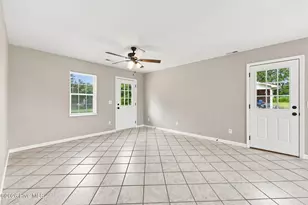 636 Hill Rd Cir, Ayden, NC 28513 - Photo 4