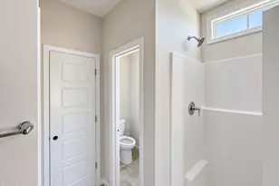 39 E Emily Gardens Dr, Selma, NC 27576 - Photo 14