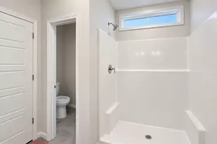 39 E Emily Gardens Dr, Selma, NC 27576 - Photo 10