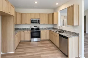 39 E Emily Gardens Dr, Selma, NC 27576 - Photo 6
