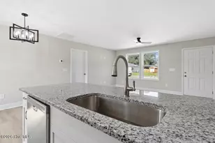 219 Rae St, Warsaw, NC 28398 - Photo 6