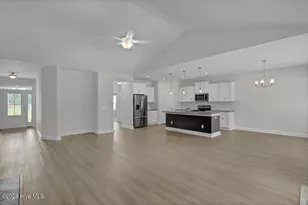 262 W Weatherbee Wy, Hampstead, NC 28443 - Photo 4