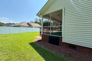 208 Pinewood Dr, New Bern, NC 28562 - Photo 10