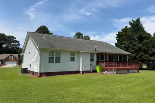208 Pinewood Dr, New Bern, NC 28562 - Photo 8