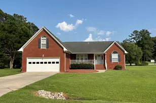 208 Pinewood Dr, New Bern, NC 28562 - Photo 1