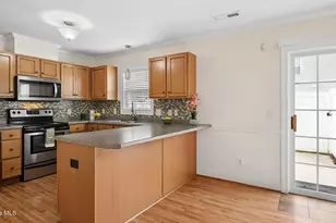 112 Chandler Dr, Greenville, NC 27834 - Photo 6