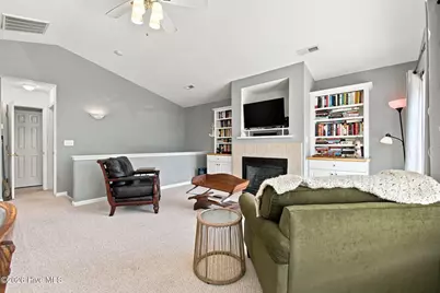 313 Sir Chandler Drive, Kill Devil Hills, NC 27948 - Photo 8