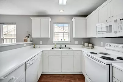 1608 Willoughby Park Court #Unit 8, Wilmington, NC 28412 - Photo 16