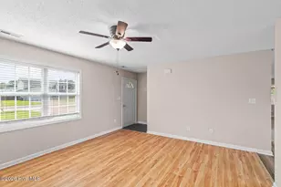 303 Mann St, Hubert, NC 28539 - Photo 6