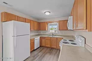 303 Mann St, Hubert, NC 28539 - Photo 12