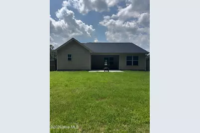303 Tuscan Court, Richlands, NC 28574 - Photo 2