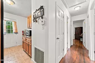 403 Hickory Ct, Jacksonville, NC 28540 - Photo 14