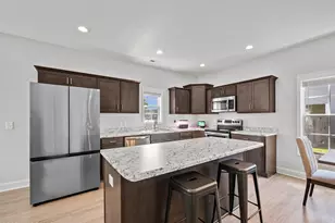 516 Poults Dr, Richlands, NC 28574 - Photo 4