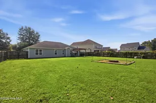 2820 Walter Dr, New Bern, NC 28562 - Photo 2