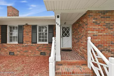 301 Halifax Street, Clinton, NC 28328 - Photo 2