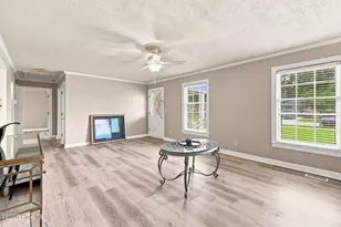 301 Halifax St, Clinton, NC 28328 - Photo 6