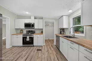 145 Bellhammon Forest Dr, Rocky Point, NC 28457 - Photo 10