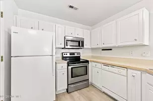 100 Jasmine Ct, Morehead City, NC 28557 - Photo 14