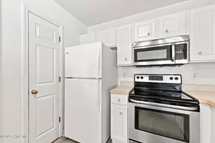 100 Jasmine Ct, Morehead City, NC 28557 - Photo 16