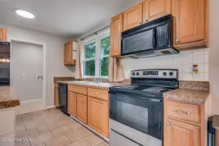 819 Barn St, Jacksonville, NC 28540 - Photo 14