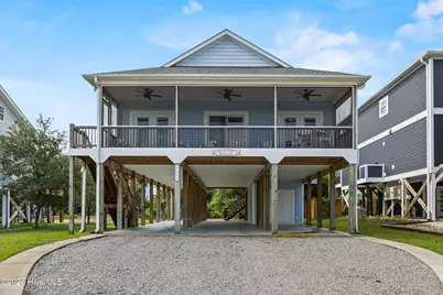 1611 E Pelican Drive, Oak Island, NC 28465 - Photo 4
